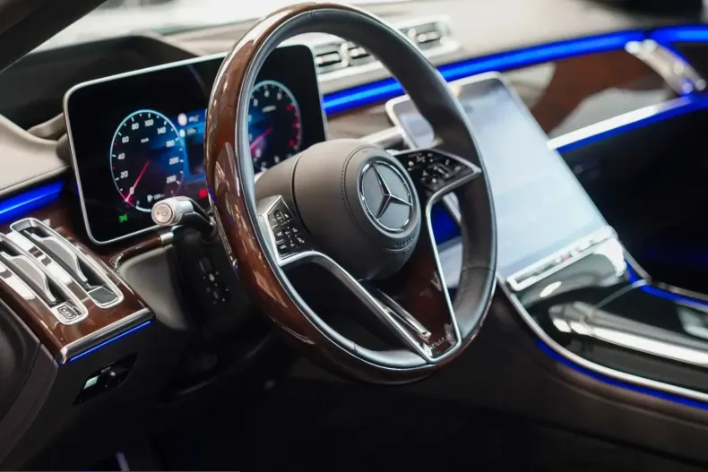 Mercedes-Benz S 680 (Clasa S) din 2024 cu 27.996 km - oferta MER223185 - foto 3