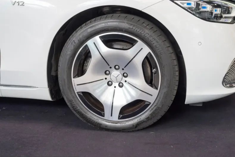 Mercedes-Benz S 680 (Clasa S) din 2024 cu 27.996 km - oferta MER223185 - foto 7