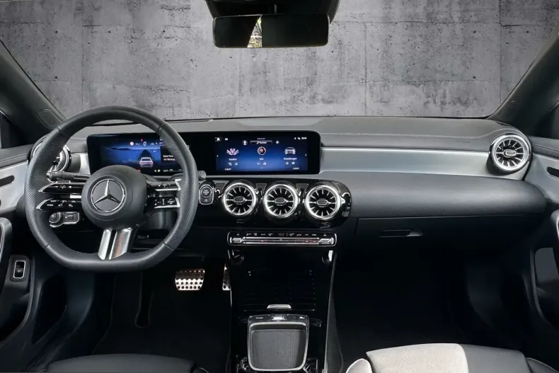 Mercedes-Benz CLA 250 (Clasa CLA) din 2023 cu 44.000 km - oferta MER223189 - foto 9