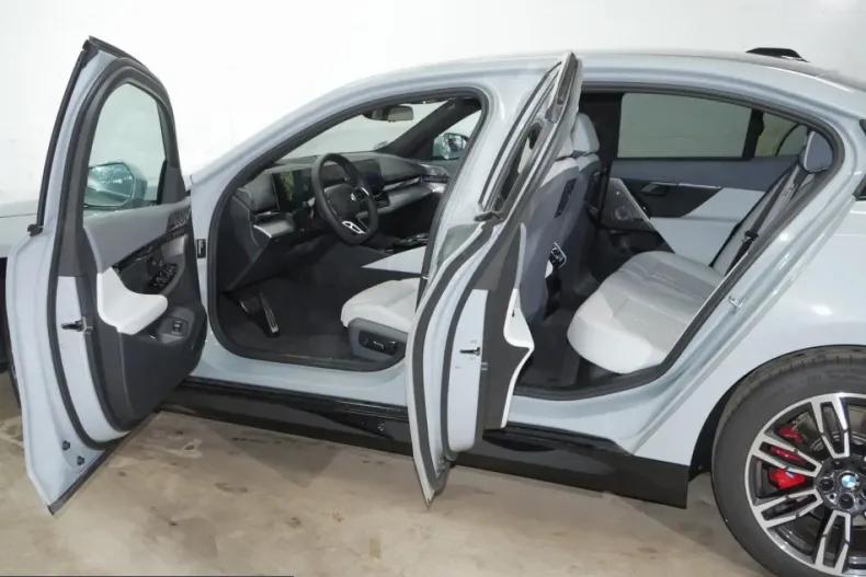 BMW 540 (Seria 5) din 2025 cu 12.741 km - oferta BMW223191 - foto 5
