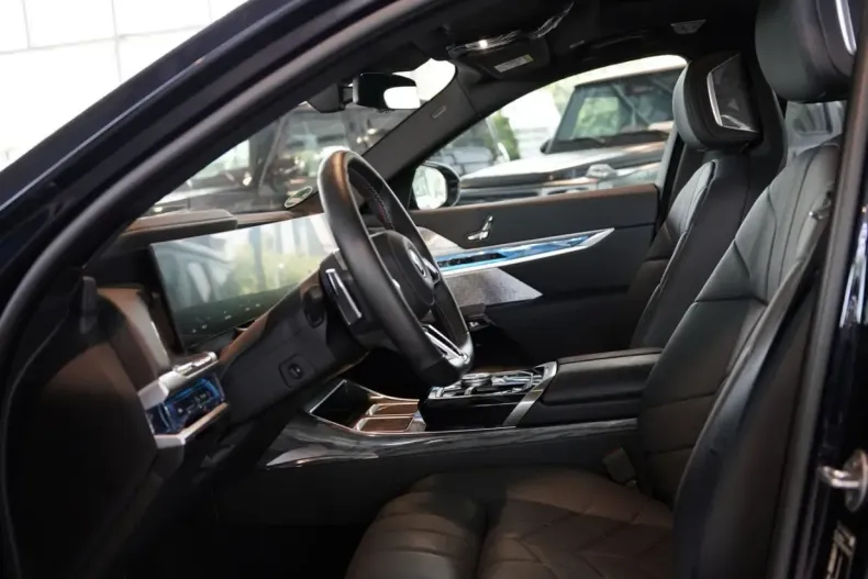 BMW i7 (Seria 7) din 2025 cu 9.900 km - oferta BMW223204 - foto 20