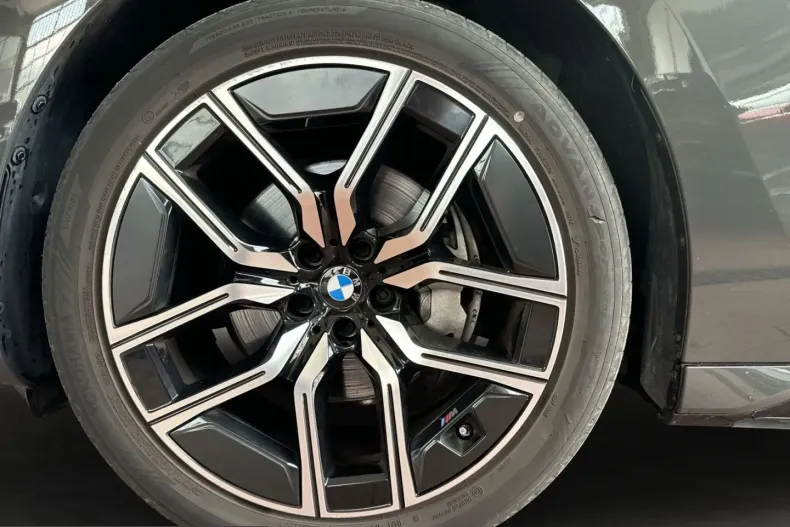 BMW 740 (Seria 7) din 2025 cu 27.788 km - oferta BMW223235 - foto 16