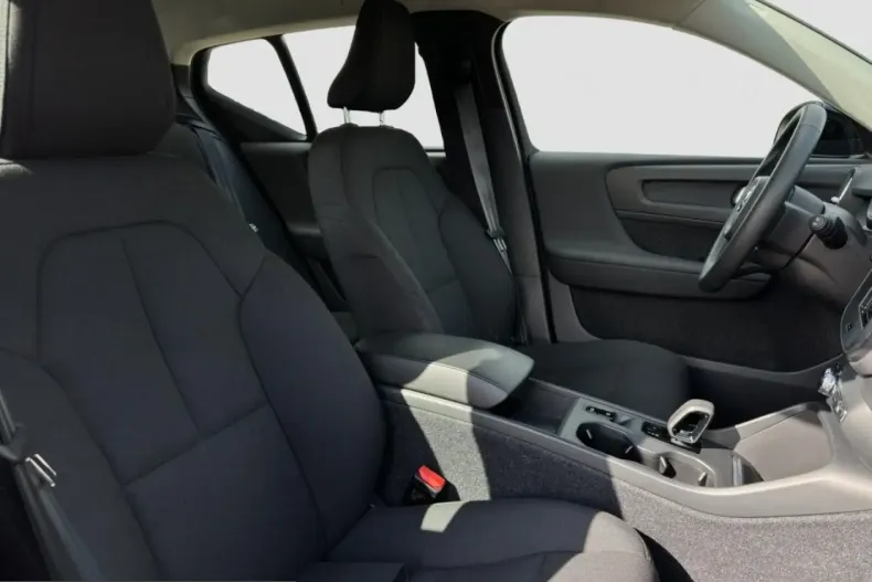 Volvo XC40 din 2022 cu 26.700 km - oferta VOL223278 - foto 15