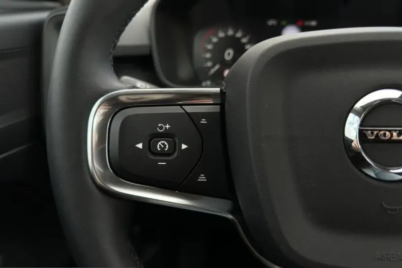 Volvo XC40 din 2022 cu 26.700 km - oferta VOL223278 - foto 19