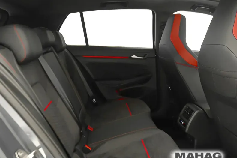 Volkswagen Golf din 2024 cu 17.134 km - oferta VOL223282 - foto 12