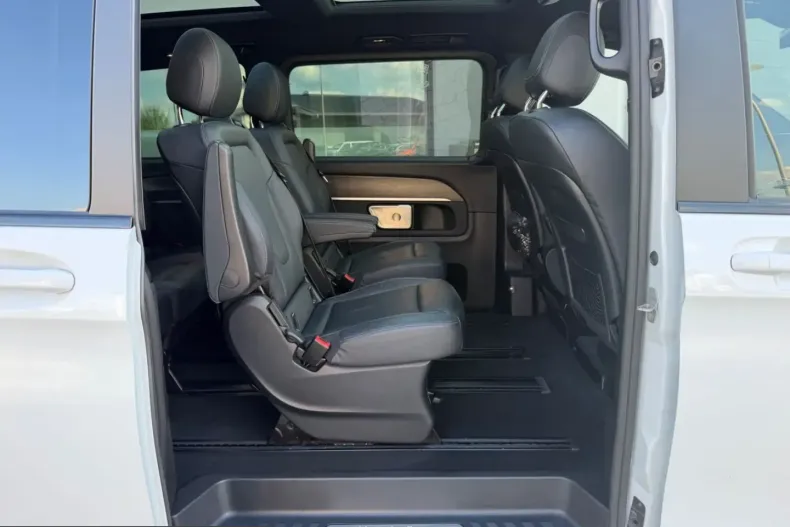 Mercedes-Benz V 300 (Clasa V) din 2024 cu 70.000 km - oferta MER223283 - foto 12