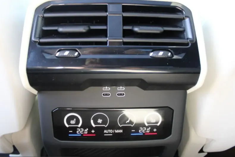 BMW 550 (Seria 5) din 2024 cu 15.474 km - oferta BMW223290 - foto 11
