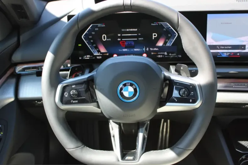BMW 550 (Seria 5) din 2024 cu 15.474 km - oferta BMW223290 - foto 14