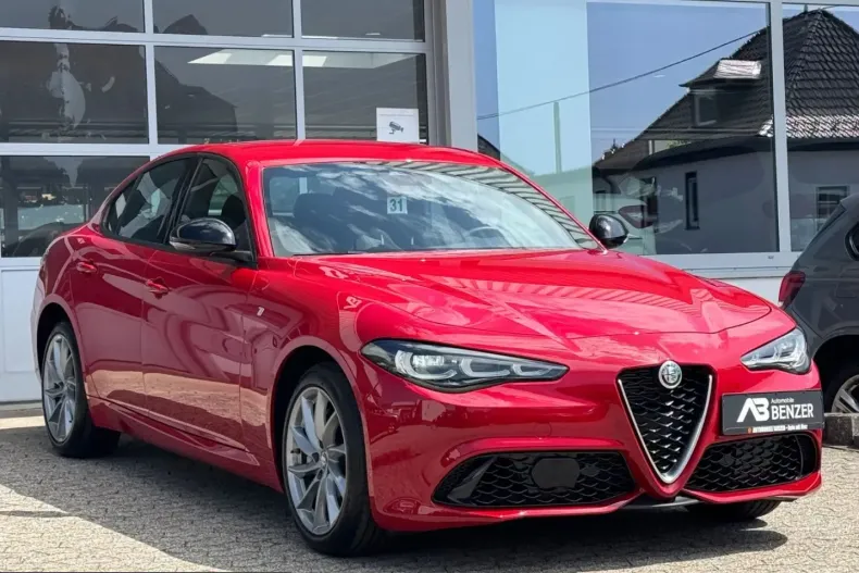 Alfa Romeo Giulia din 2023 cu 9.086 km - oferta ALF223307 - foto 3