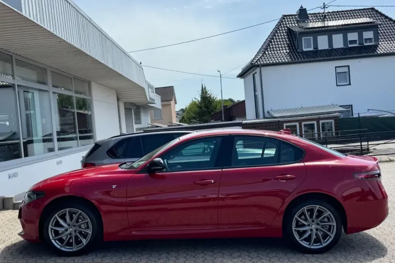 Alfa Romeo Giulia din 2023 cu 9.086 km - oferta ALF223307 - foto 8