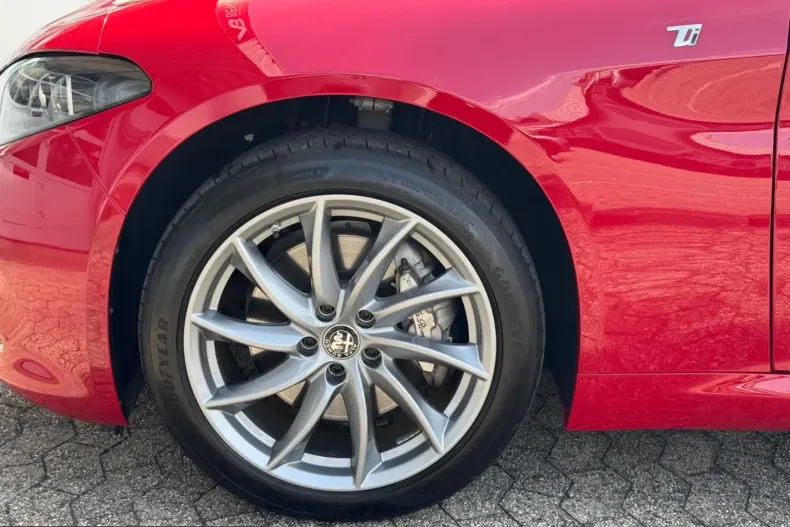 Alfa Romeo Giulia din 2023 cu 9.086 km - oferta ALF223307 - foto 10
