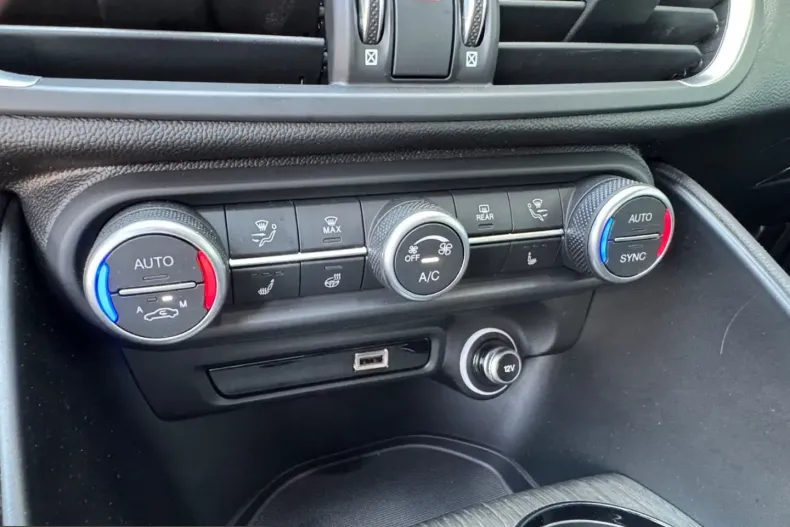 Alfa Romeo Giulia din 2023 cu 9.086 km - oferta ALF223307 - foto 27