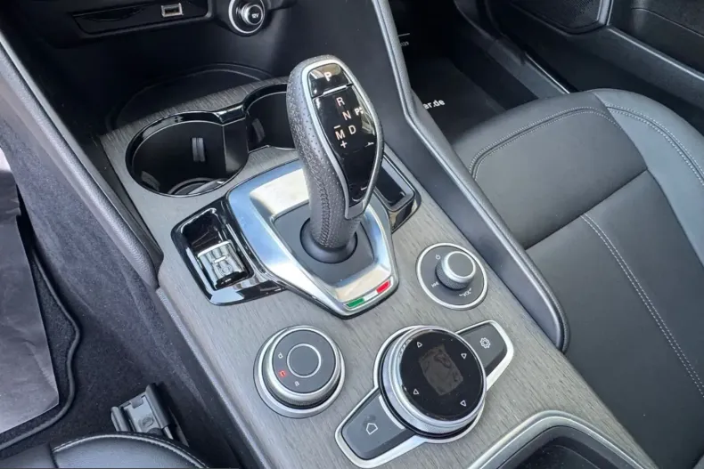 Alfa Romeo Giulia din 2023 cu 9.086 km - oferta ALF223307 - foto 28