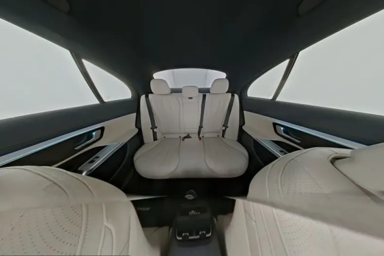 Mercedes-Benz E 220 (Clasa E) din 2025 cu 19.100 km - oferta MER223309 - foto 6