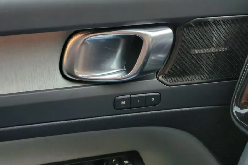 Volvo XC40 din 2022 cu 48.000 km - oferta VOL223319 - foto 17