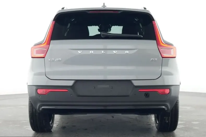 Volvo XC40 din 2025 cu 14.939 km - oferta VOL223320 - foto 3