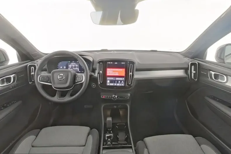 Volvo XC40 din 2025 cu 14.939 km - oferta VOL223320 - foto 8