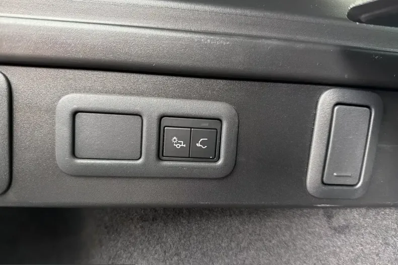 Land Rover Range Rover Velar din 2025 cu 36.752 km - oferta LAN223324 - foto 10
