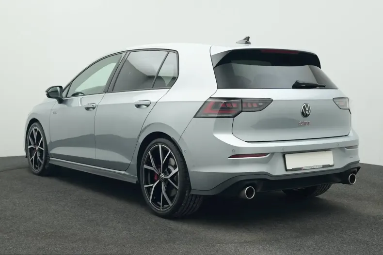 Volkswagen Golf din 2025 cu 26.465 km - oferta VOL223325 - foto 3