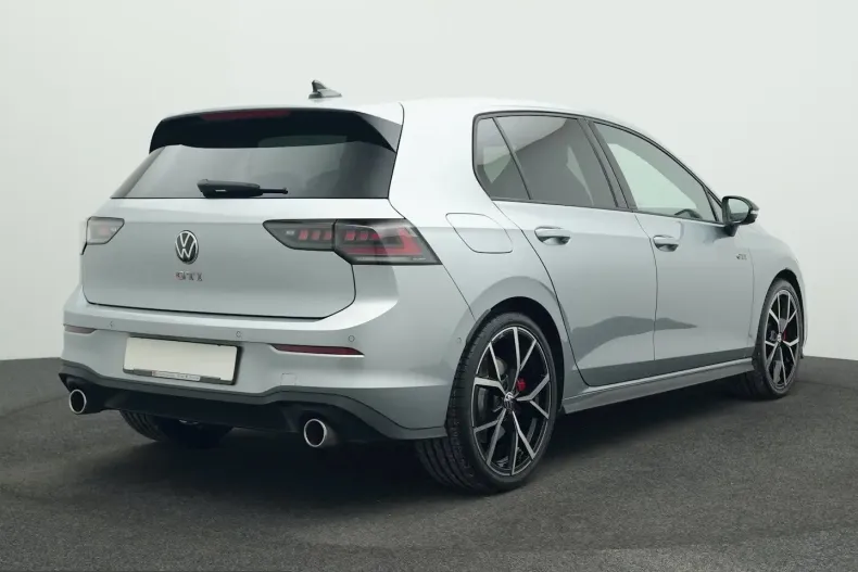 Volkswagen Golf din 2025 cu 26.465 km - oferta VOL223325 - foto 5