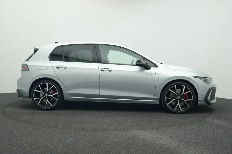 Volkswagen Golf din 2025 cu 26.465 km - oferta VOL223325 - foto 6