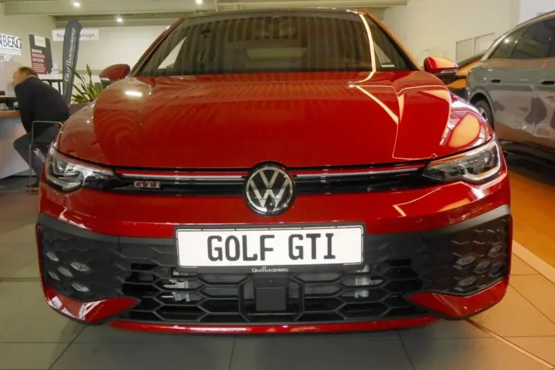 Volkswagen Golf din 2025 cu 20.000 km - oferta VOL223326 - foto 3
