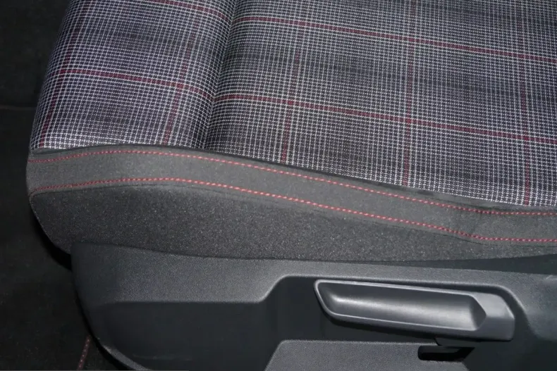 Volkswagen Golf din 2025 cu 20.000 km - oferta VOL223326 - foto 11