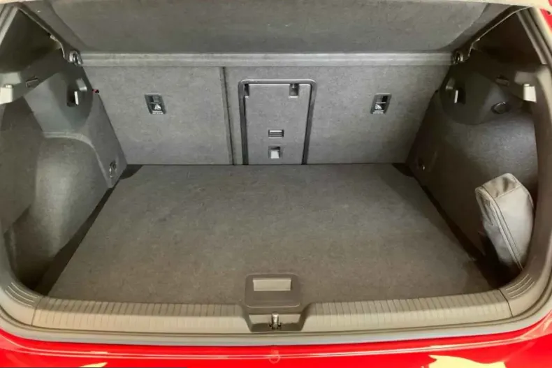 Volkswagen Golf din 2025 cu 27.900 km - oferta VOL223329 - foto 8