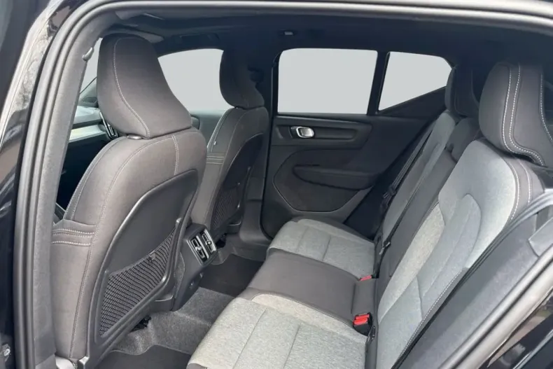 Volvo XC40 din 2025 cu 18.365 km - oferta VOL223331 - foto 10