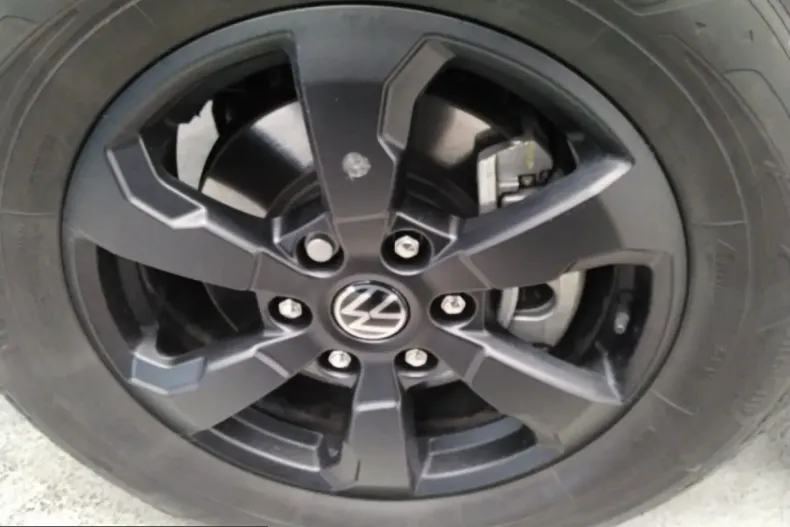 Volkswagen Amarok din 2025 cu 19.400 km - oferta VOL223344 - foto 4