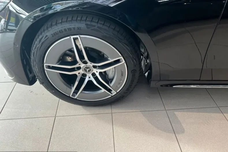 Mercedes-Benz E 300 (Clasa E) din 2025 cu 14.400 km - oferta MER223349 - foto 5