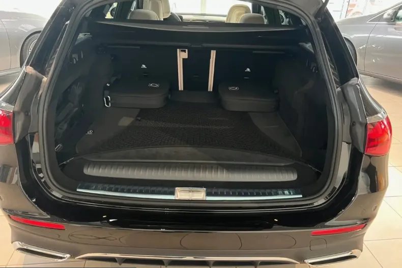 Mercedes-Benz E 300 (Clasa E) din 2025 cu 14.400 km - oferta MER223349 - foto 14