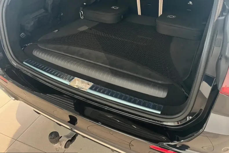 Mercedes-Benz E 300 (Clasa E) din 2025 cu 14.400 km - oferta MER223349 - foto 15
