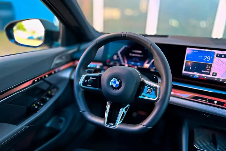 BMW 540 (Seria 5) din 2025 cu 21.295 km - oferta BMW223352 - foto 22