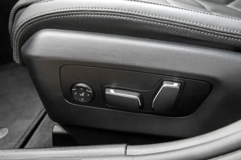 BMW 540 (Seria 5) din 2025 cu 13.764 km - oferta BMW223357 - foto 11