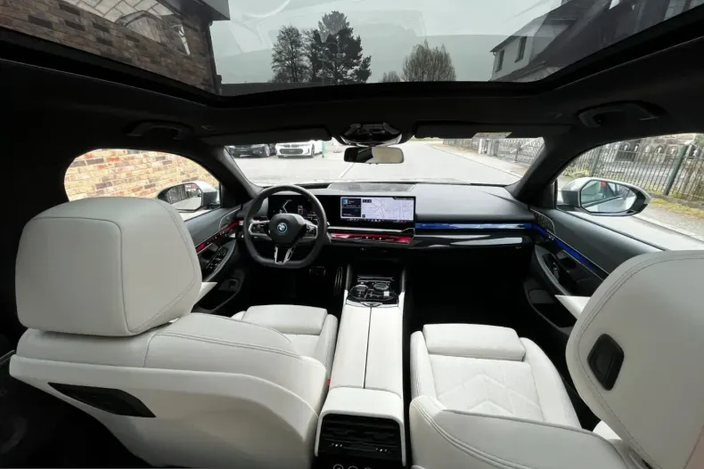 BMW 550 (Seria 5) din 2025 cu 34.900 km - oferta BMW223358 - foto 13