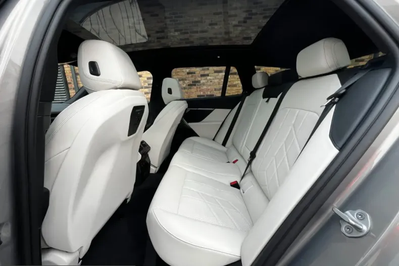 BMW 550 (Seria 5) din 2025 cu 34.900 km - oferta BMW223358 - foto 22