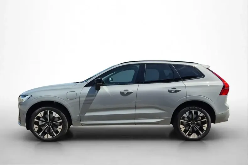 Volvo XC60 din 2025 cu 7.500 km - oferta VOL223361 - foto 2