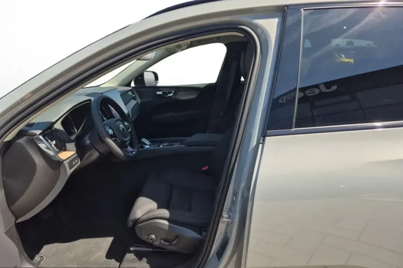 Volvo XC60 din 2025 cu 7.500 km - oferta VOL223361 - foto 12
