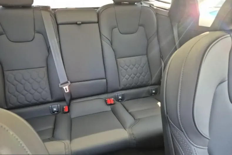 Volvo XC60 din 2025 cu 7.500 km - oferta VOL223361 - foto 19