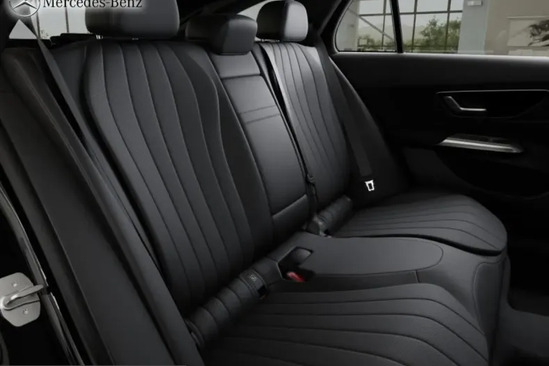 Mercedes-Benz E 220 (Clasa E) din 2025 cu 6.900 km - oferta MER223365 - foto 11
