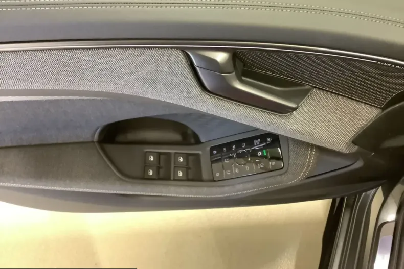 Audi A6 din 2025 cu 9.900 km - oferta AUD223367 - foto 17