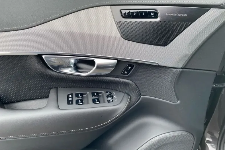 Volvo XC90 din 2024 cu 24.200 km - oferta VOL223376 - foto 12