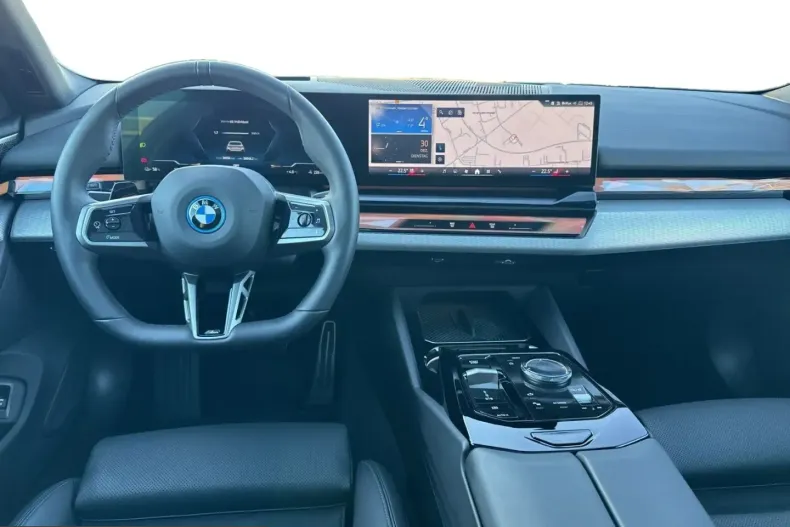 BMW i5 (Seria 5) din 2025 cu 25.985 km - oferta BMW223386 - foto 11