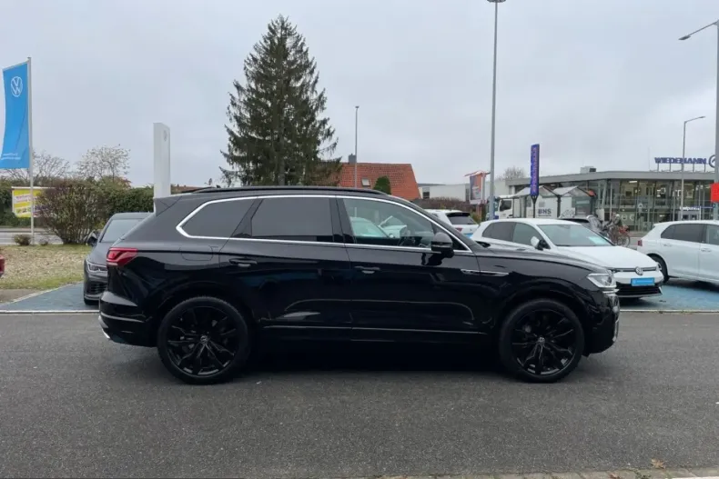 Volkswagen Touareg din 2023 cu 50.006 km - oferta VOL223390 - foto 2