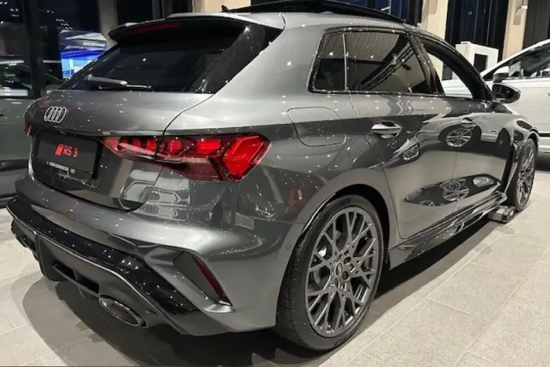 Audi RS3 din 2025 cu 5.000 km - oferta AUD223392 - foto 2