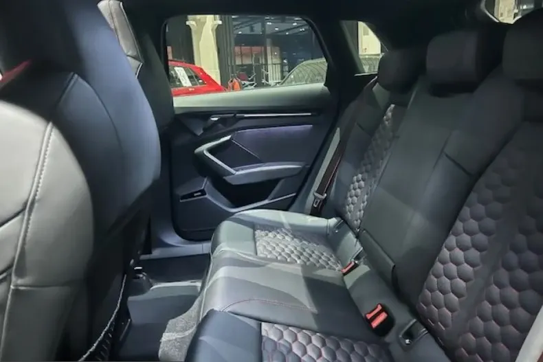 Audi RS3 din 2025 cu 5.000 km - oferta AUD223392 - foto 5