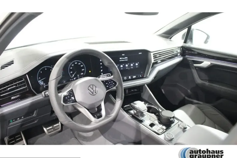 Volkswagen Touareg din 2024 cu 29.500 km - oferta VOL223395 - foto 8