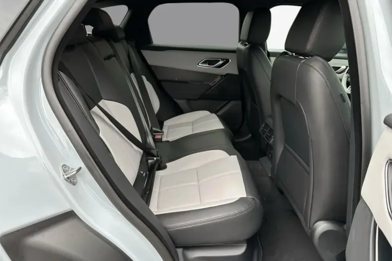 Land Rover Range Rover Velar din 2024 cu 3.800 km - oferta LAN223396 - foto 4