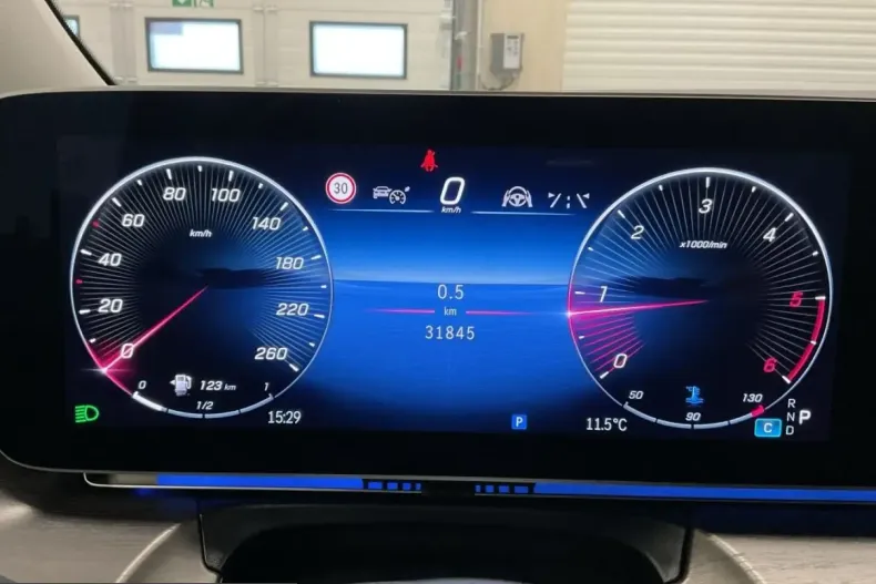 Mercedes-Benz V 250 (Clasa V) din 2025 cu 31.825 km - oferta MER223408 - foto 15